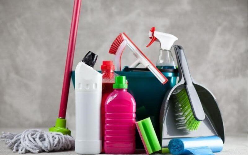 Các loại tẩy bồn cầu đang có tên thị trường